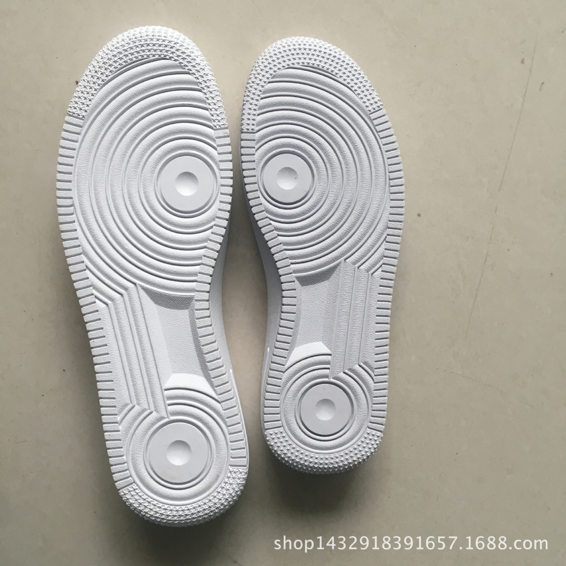 鞋底鞋底