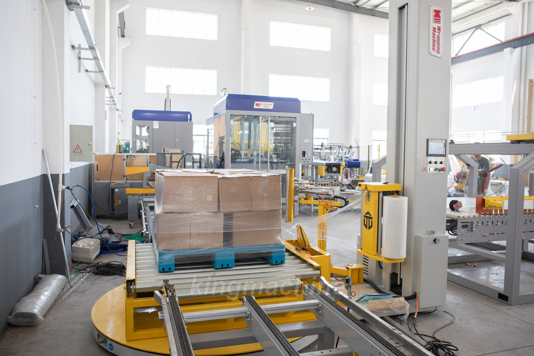 Automatic stetch wrapping machineAutomatic stetch wrapping machine